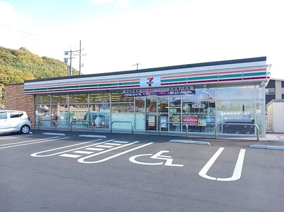 セブンイレブン倉敷連島西之浦店まで1000m