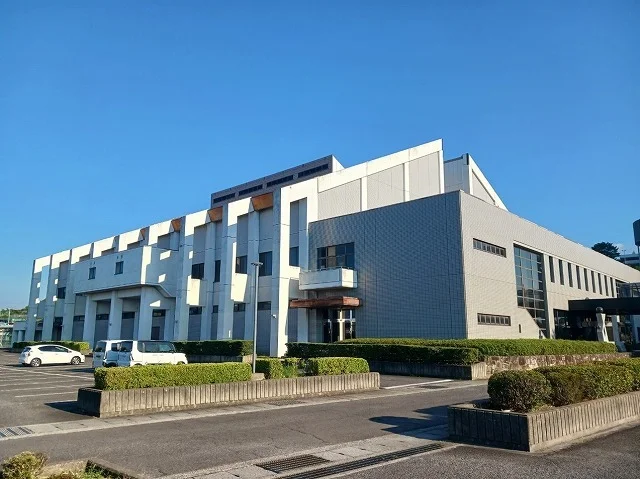 香川総合体育館まで1300m