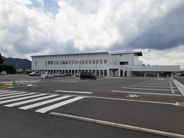 塩谷町役場まで1300m