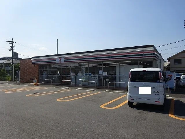 セブンイレブン四日市天ヵ須賀店まで400m