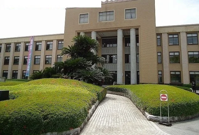 佐賀県庁まで1300m