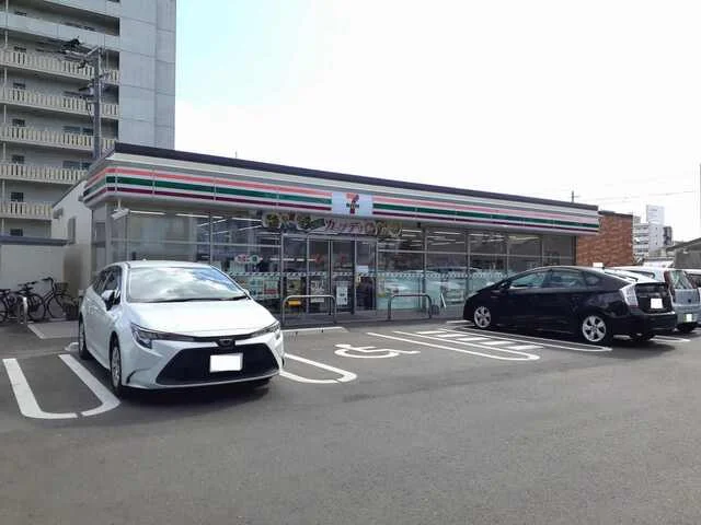 セブンイレブン愛敬町店まで290m