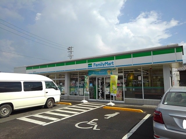 ファミリーマート坂出府中店まで1200m