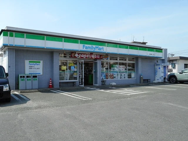 ファミリーマート健軍１丁目店まで400m