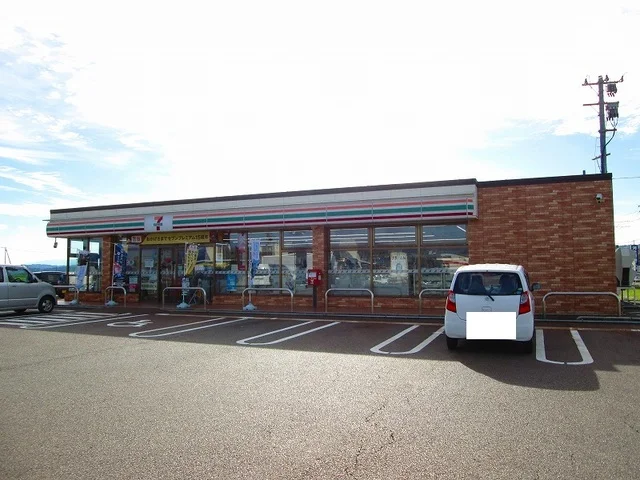 セブンイレブンまで750m