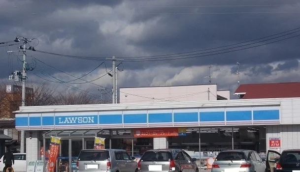 ローソン九年橋三丁目店まで700m