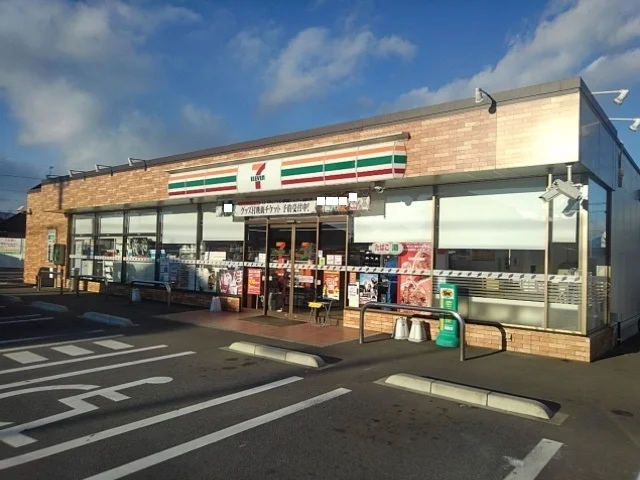 セブンイレブン上小鳥店まで350m