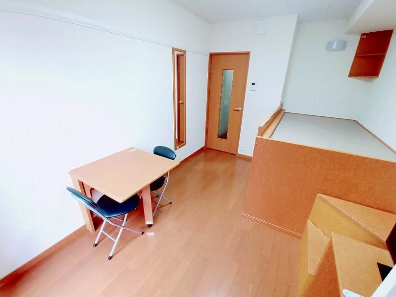 1F:フローリング　２Ｆ：カーペット