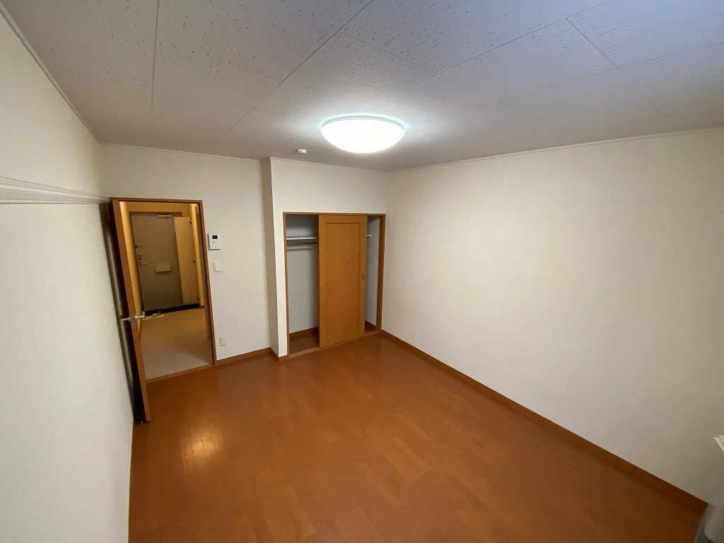 ※家具家電付きの部屋はローテーブル・TV・TV台が付きます。