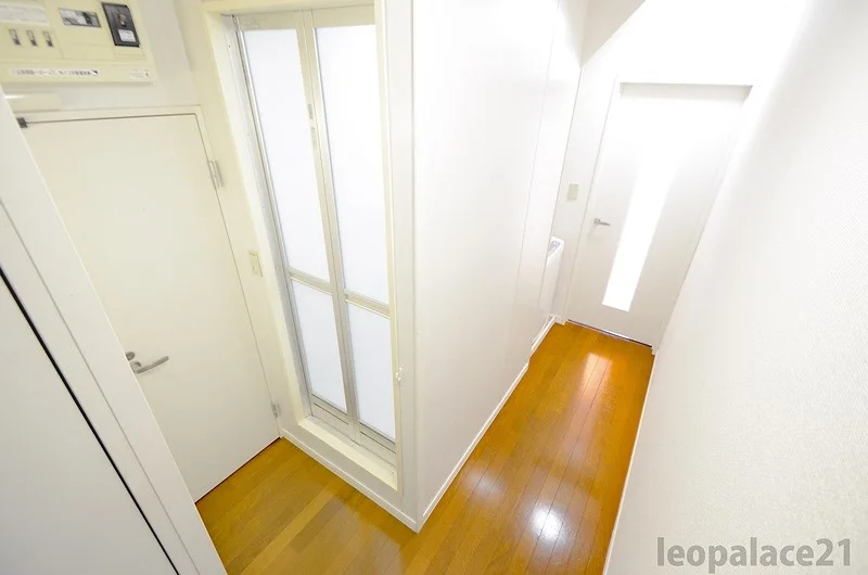 同シリーズの類似となります。現況を優先致します。