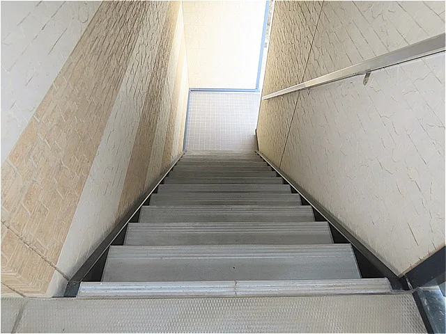 階段上からのアングルです