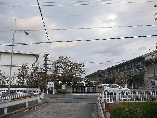 飯田小学校まで650m