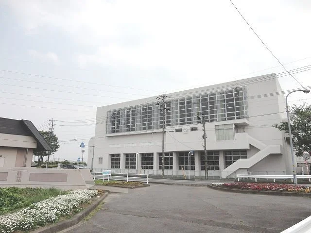 穂積北中学校まで650m