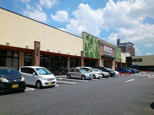 フレスト様まで100m