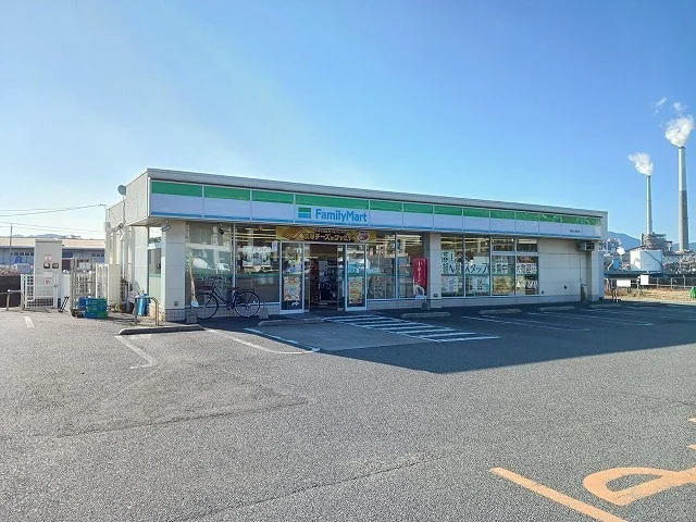 ファミリーマート周南入船町店まで300m