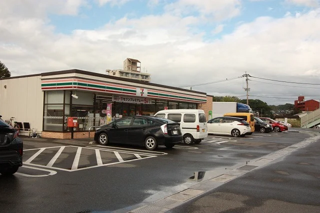 セブンイレブンまで1100m