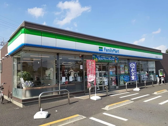 ファミリーマート守谷鈴塚店まで720m