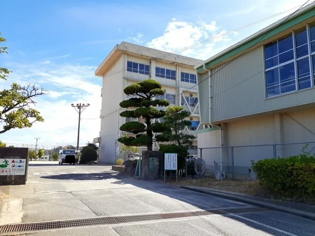 福山市立緑丘小学校まで450m