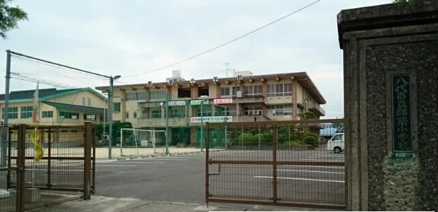 郡築小学校まで3300m