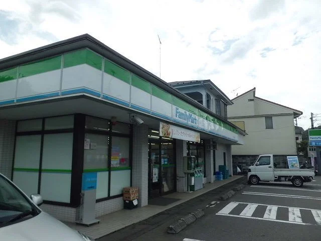 ファミリーマートまで600m