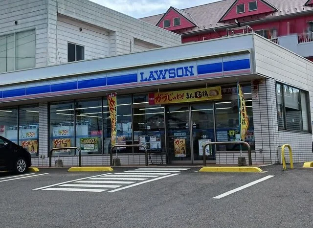 ローソン松江南高校前店まで450m