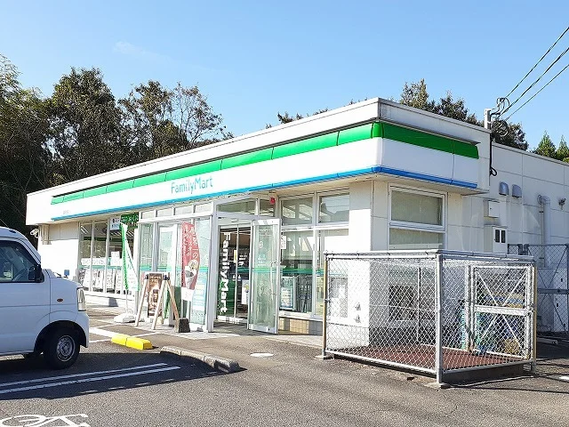 ファミリーマート国富仲町店まで800m