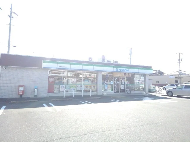ファミリーマート鈴鹿中江島店まで400m