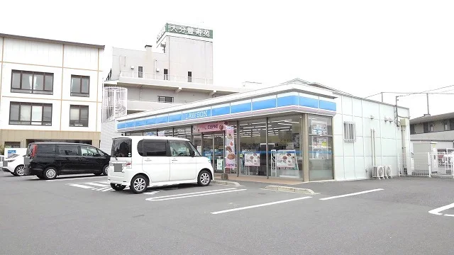 ローソン　皆春店まで290m