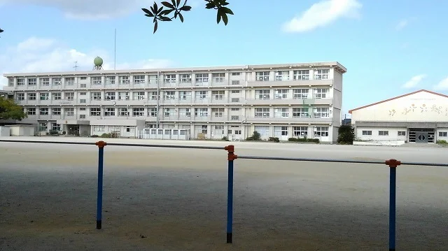 別保小学校まで1100m