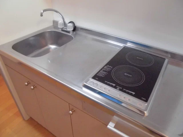 便利な2口コンロ付きキッチンです