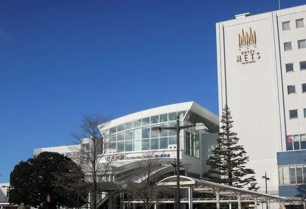 八戸駅まで1500m