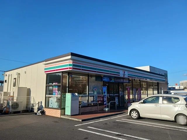 セブン-イレブン　茨城県庁西店まで1000m