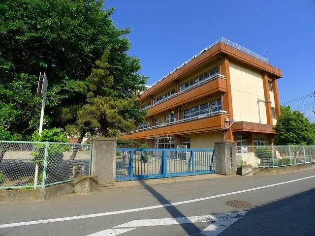 太田市立南小学校まで1300m