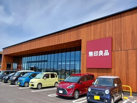 無印良品　富山大広田店まで850m