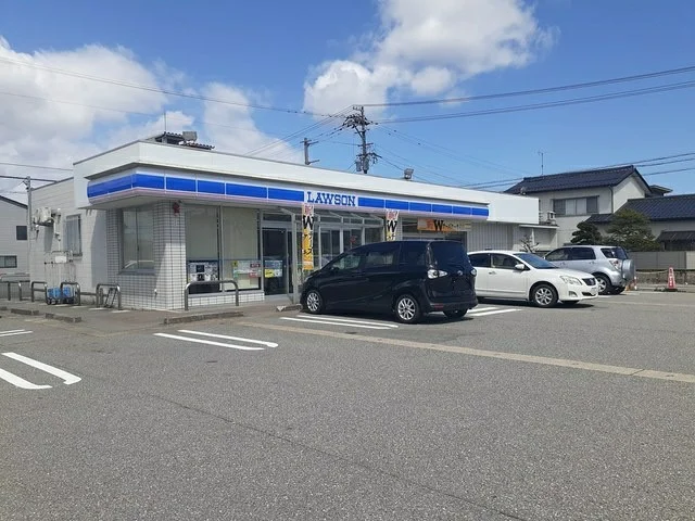 ローソン高岡清水町店まで500m