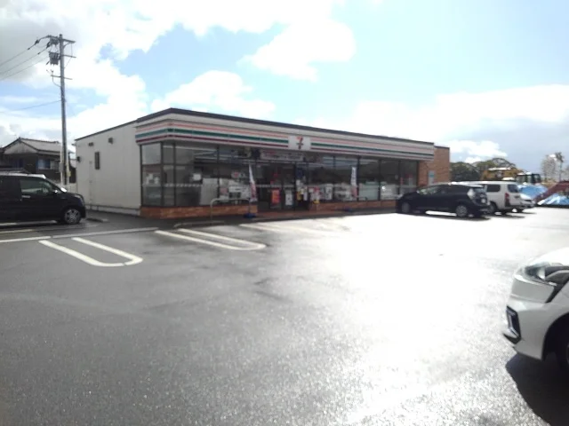 セブンイレブン　三潴玉満店まで1300m