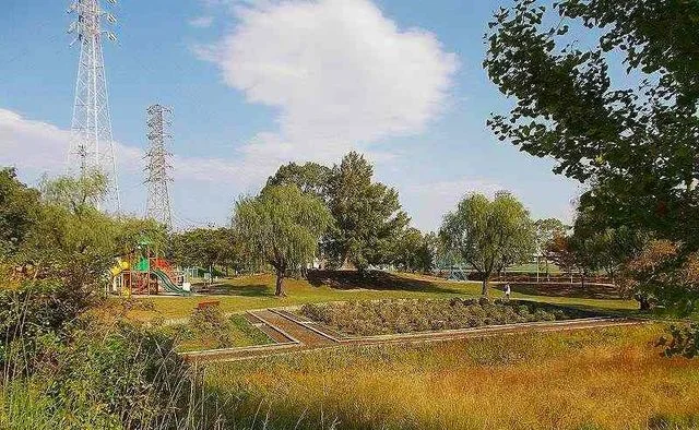 石垣池公園まで1200m