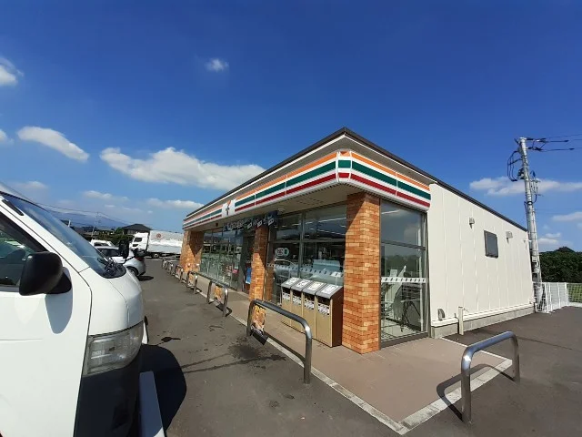 セブンイレブン前橋西大室町店まで400m