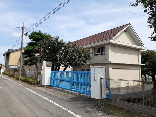 前橋市立大室小学校まで750m