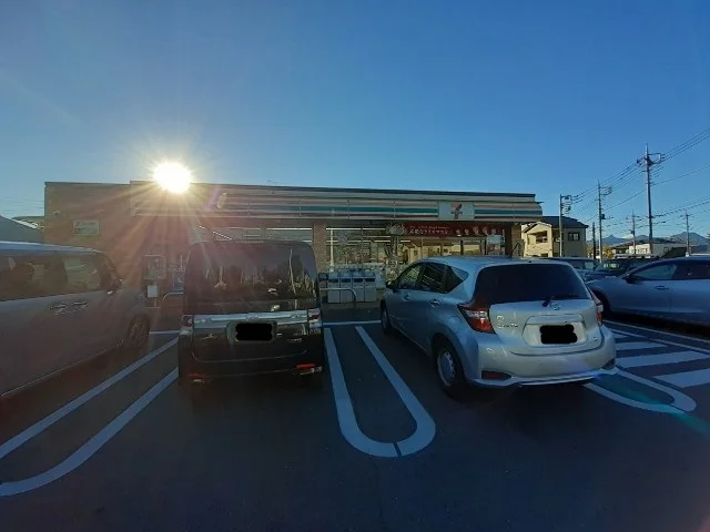 セブンイレブン前橋岩神３丁目店まで350m