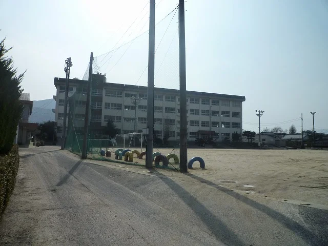 氷見小学校様まで150m