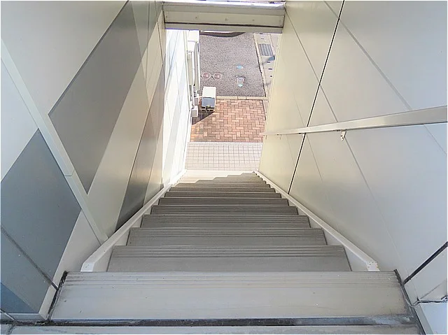 階段上からのアングルです