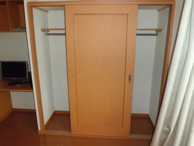 たっぷり収納できるクローゼット。