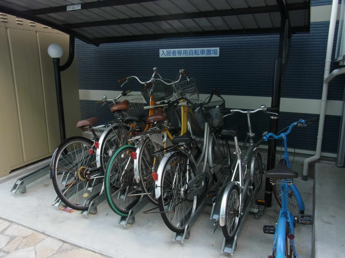 駐輪場　原付＆自転車のみ駐輪可能
