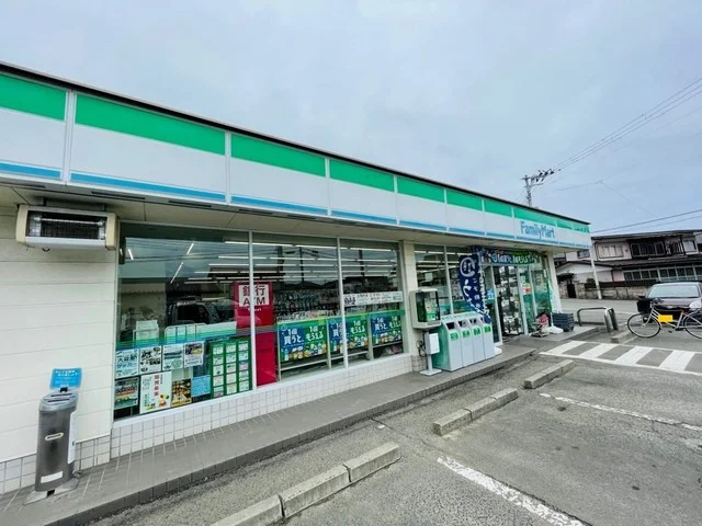 ファミリーマート四郎丸吹上店まで600m
