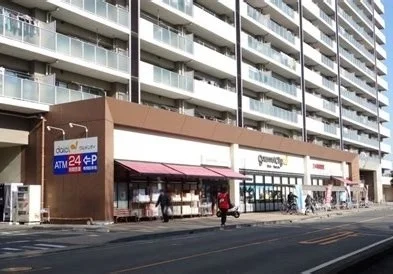 グルメシティ　浦和道場店まで800m