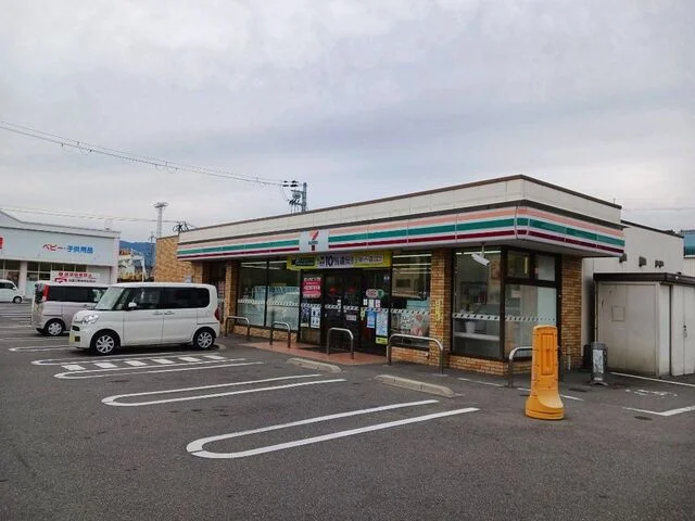 セブンイレブン 向日鶏冠井町店まで350m
