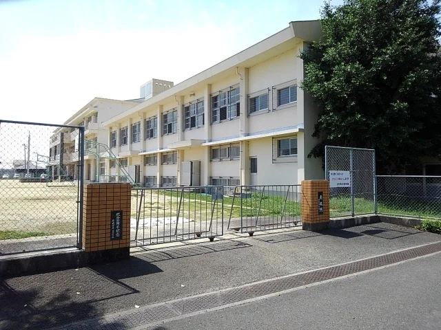 国分南中学校まで800m