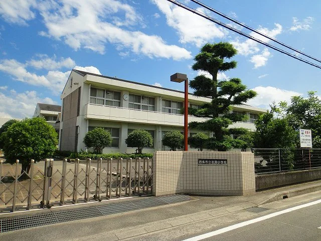 吉岡小学校様まで1000m