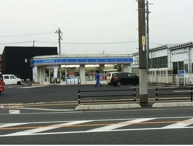 ローソン出雲大津新崎店まで950m